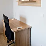 شقة بي&أو ابارتمنتس شلوزيفس *